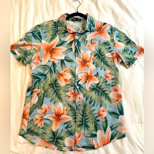 Hawaiian Print Short Sleeve Button Down! Size Small